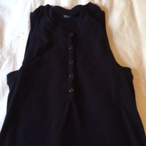NWOT Gap Body Tank with Henley Detailing XS